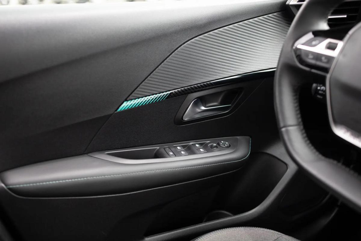 peugeot-208-2023-gasolina-1199cc