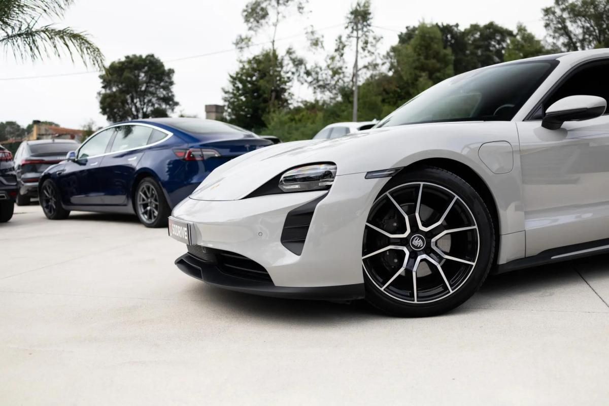 porsche-taycan-2023-eletrico-0cc