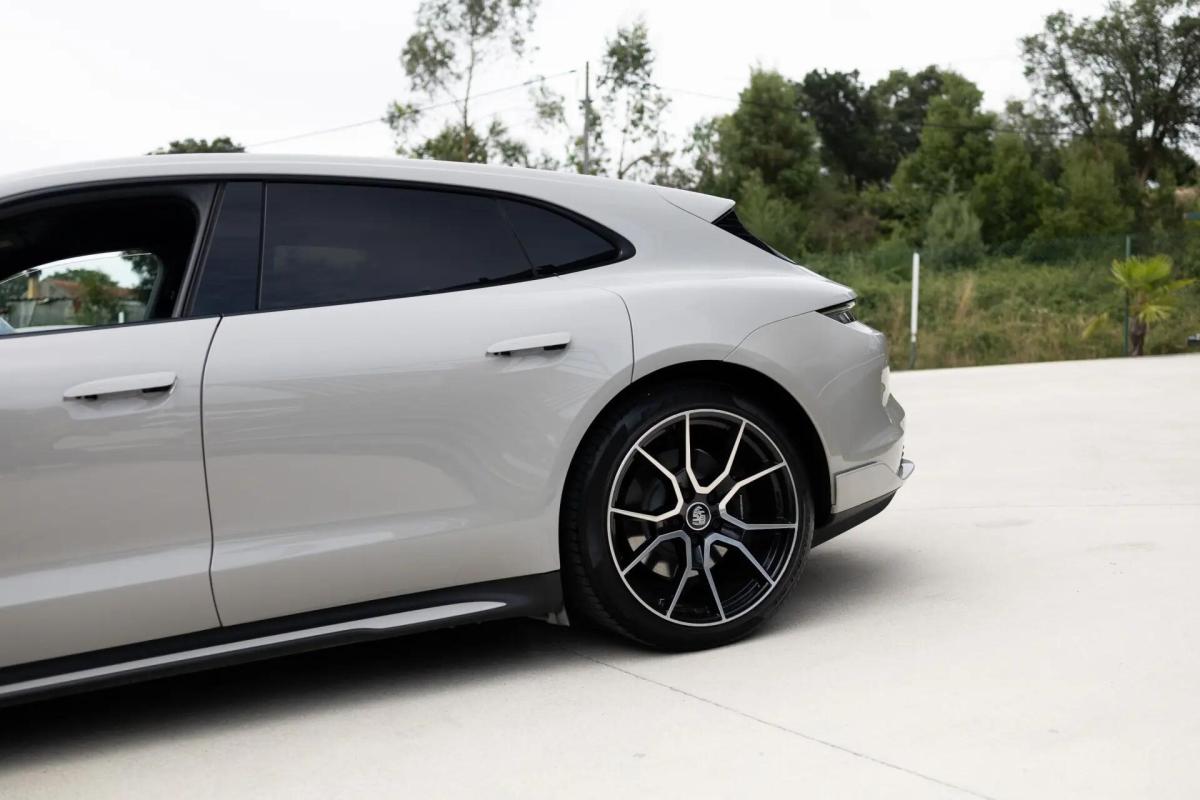 porsche-taycan-2023-eletrico-0cc