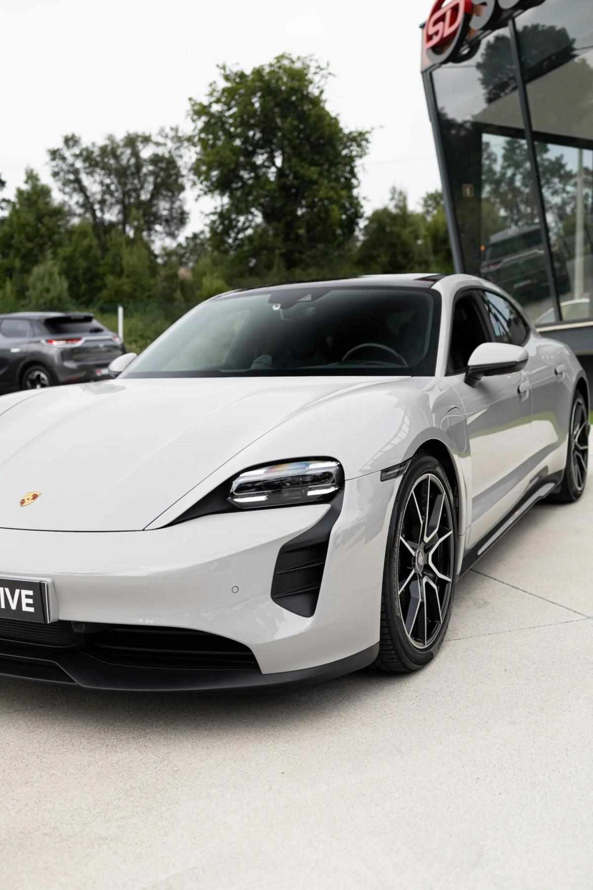 porsche-taycan-2023-eletrico-0cc