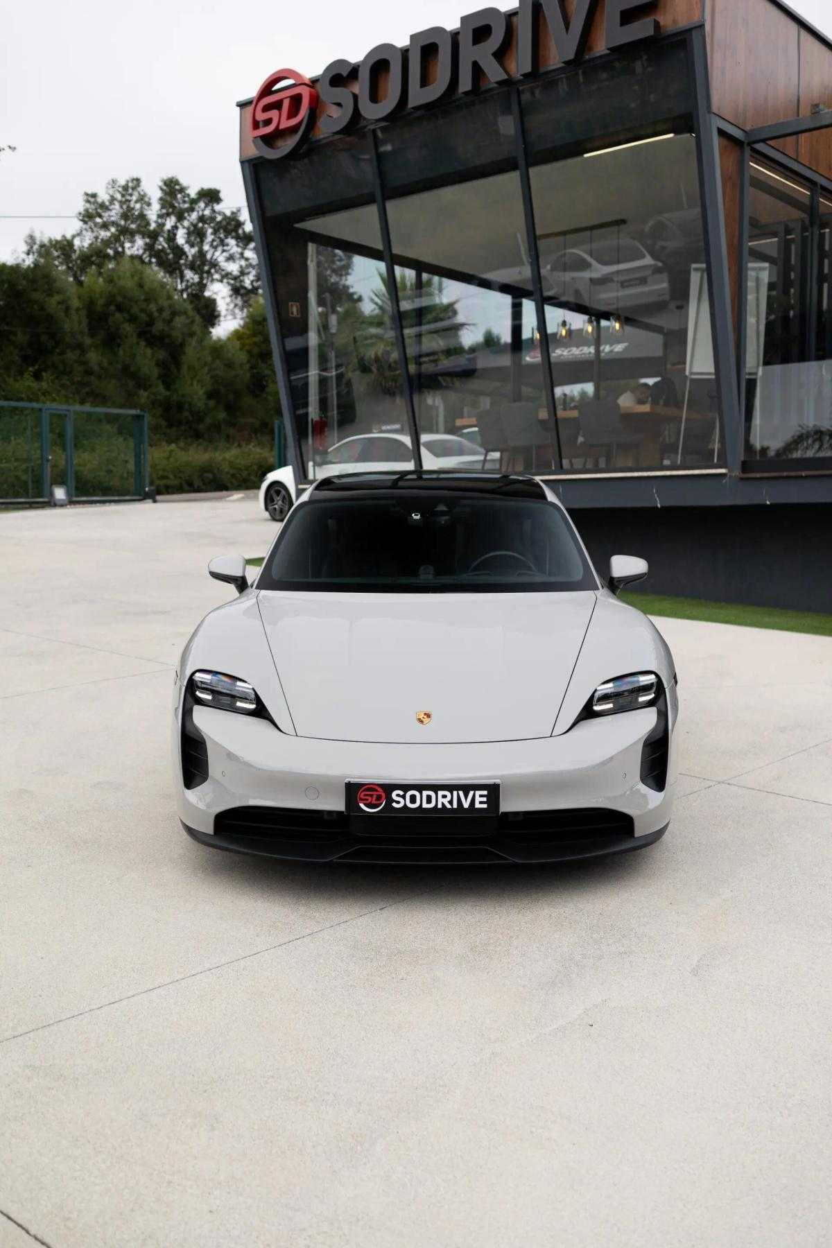 porsche-taycan-2023-eletrico-0cc
