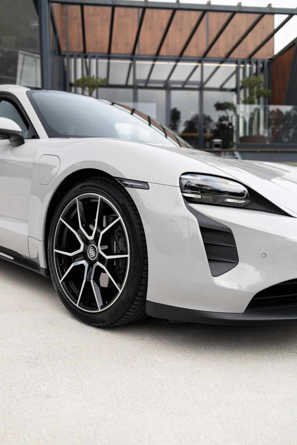 porsche-taycan-2023-eletrico-0cc