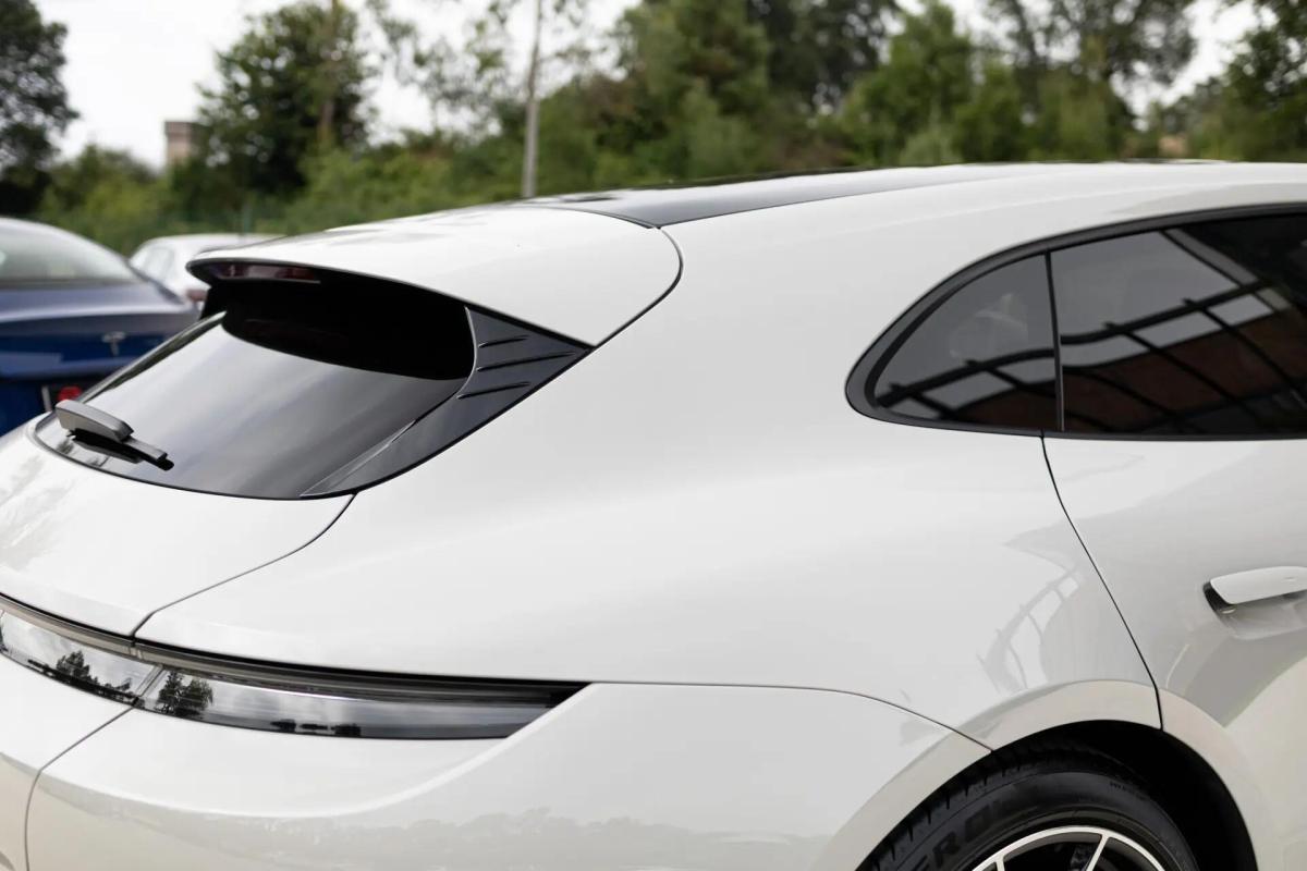 porsche-taycan-2023-eletrico-0cc