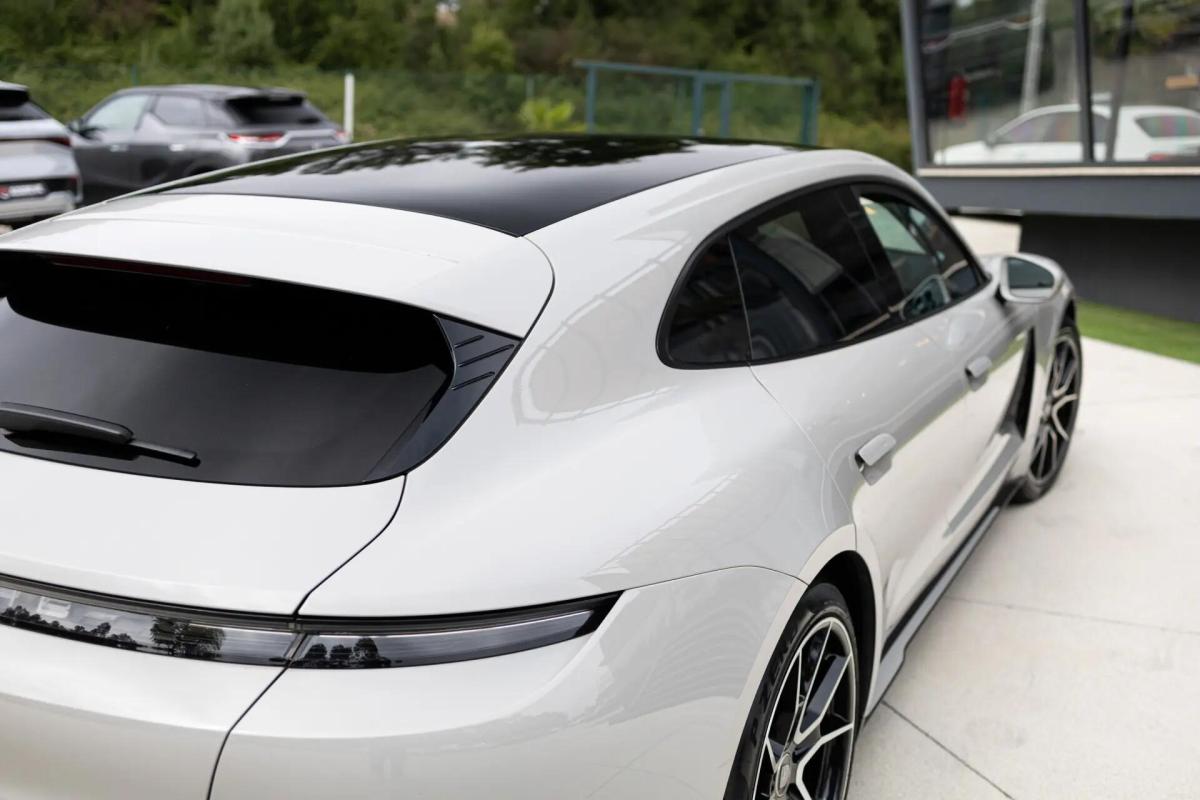 porsche-taycan-2023-eletrico-0cc