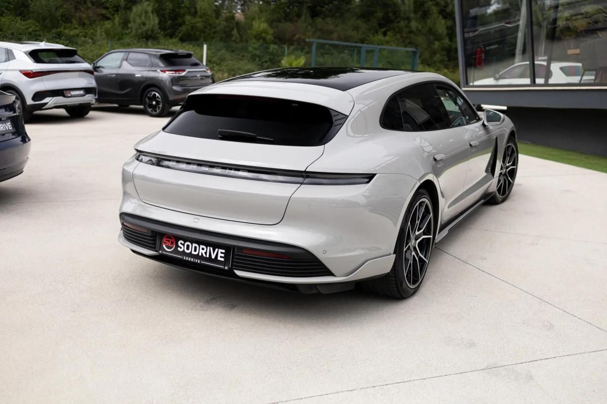 porsche-taycan-2023-eletrico-0cc