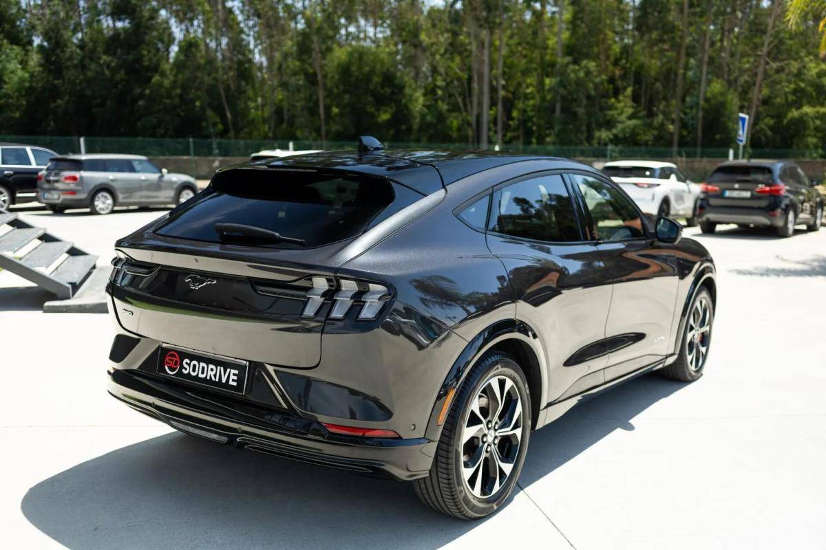 ford-mustang-mach-e-2021-eletrico-0cc