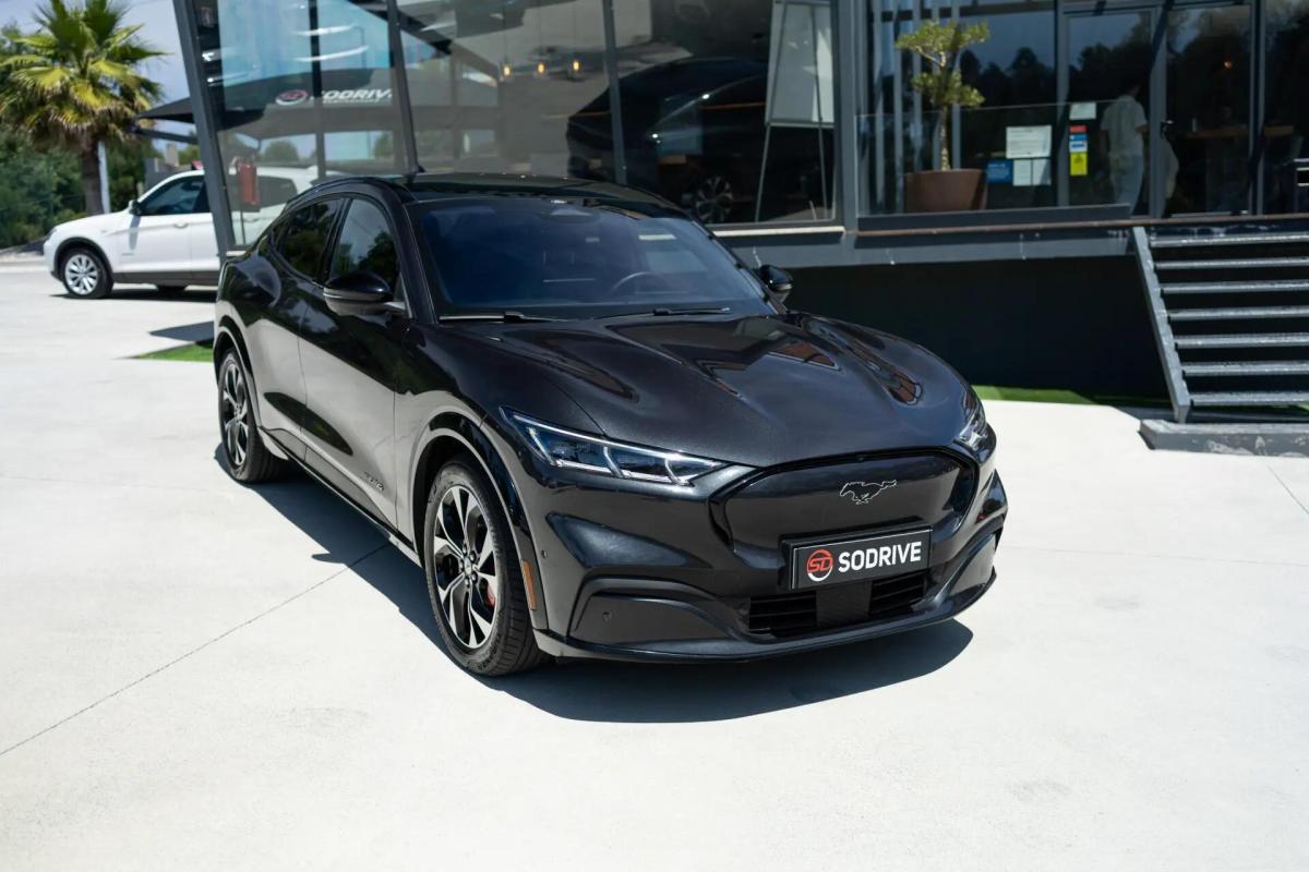 ford-mustang-mach-e-2021-eletrico-0cc