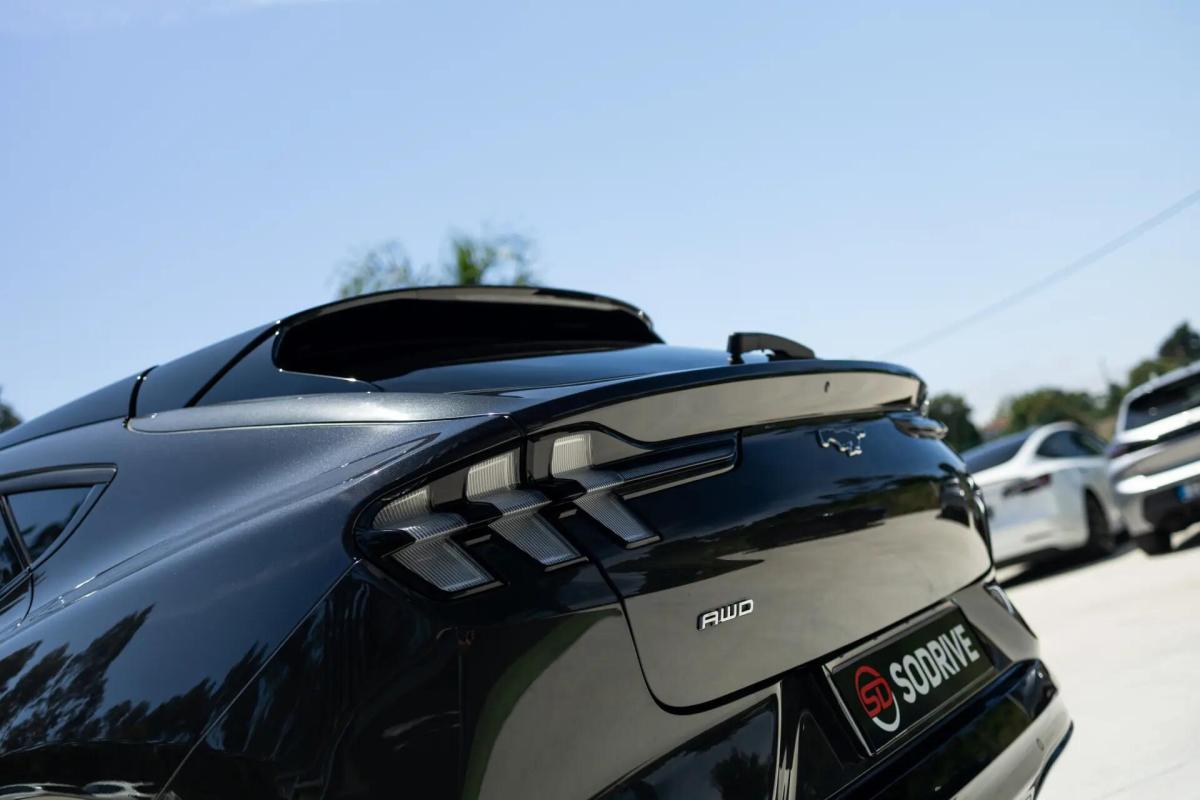ford-mustang-mach-e-2021-eletrico-0cc