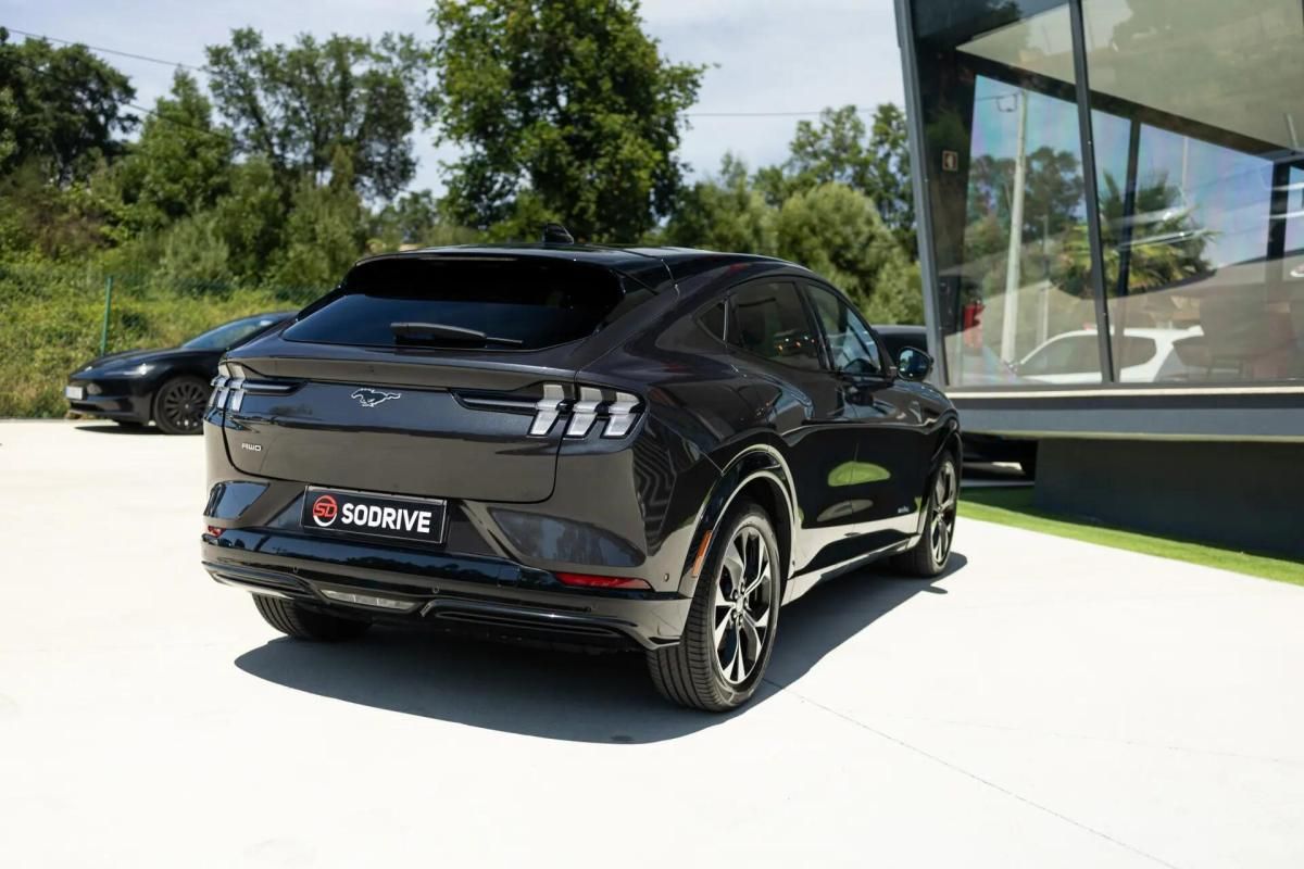 ford-mustang-mach-e-2021-eletrico-0cc