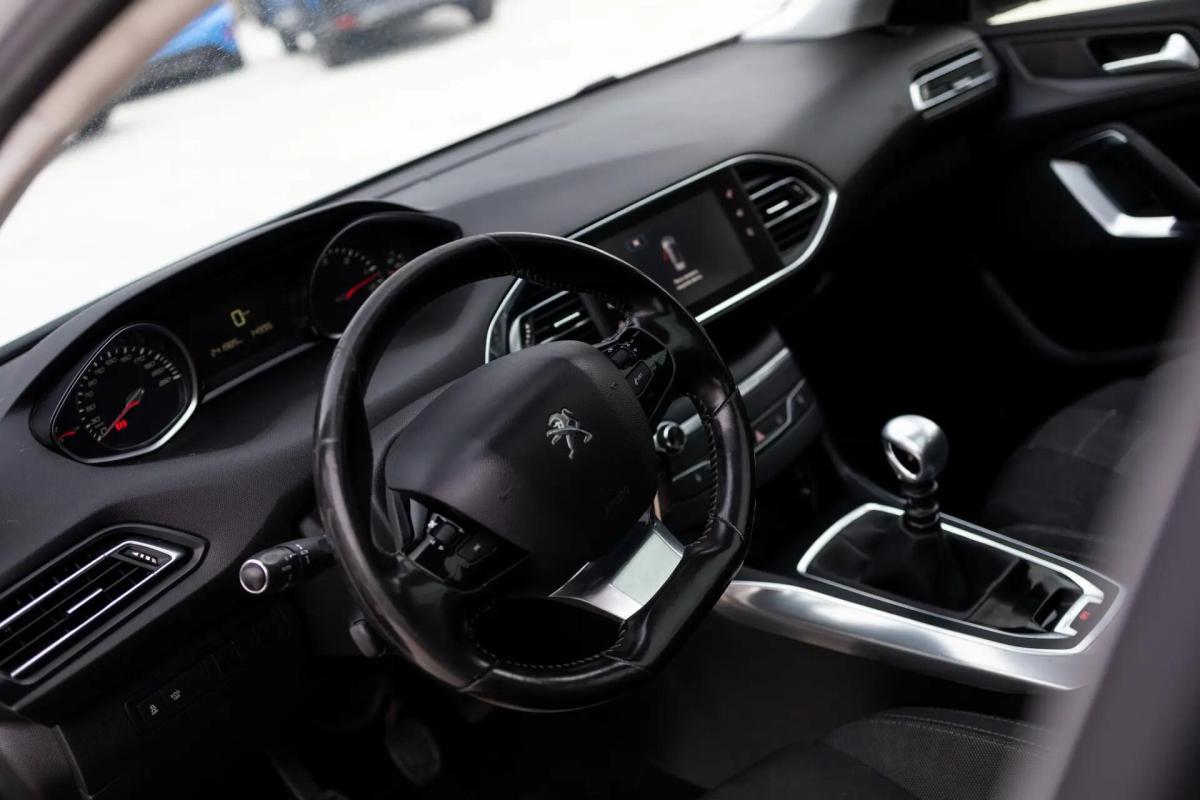 peugeot-308-sw-2015-diesel-1560cc