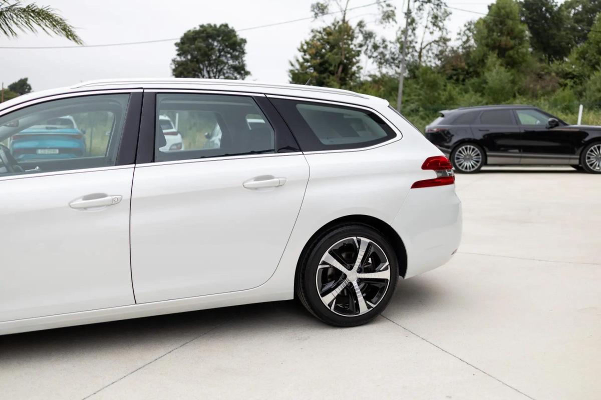 peugeot-308-sw-2015-diesel-1560cc