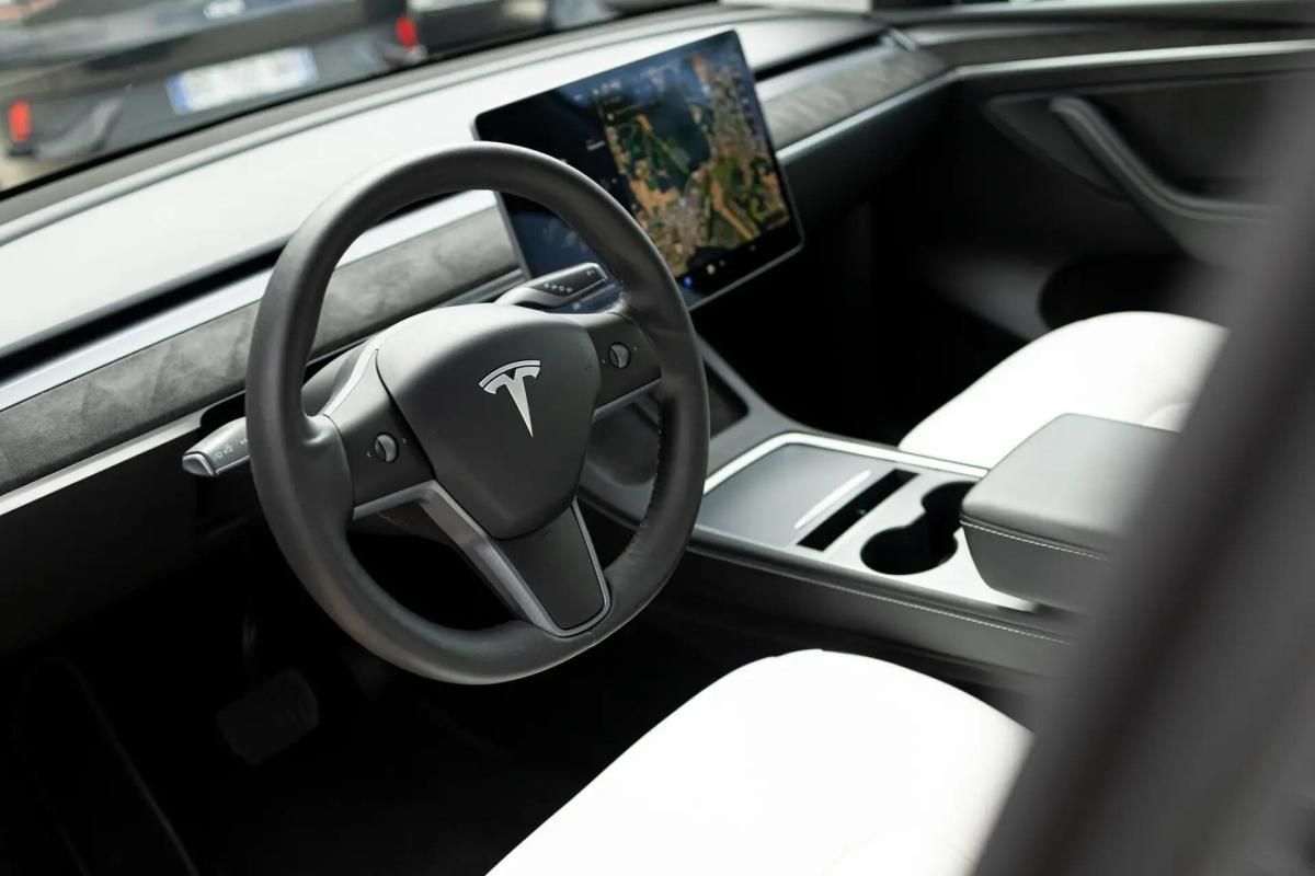 tesla-model-y-2021-eletrico-0cc