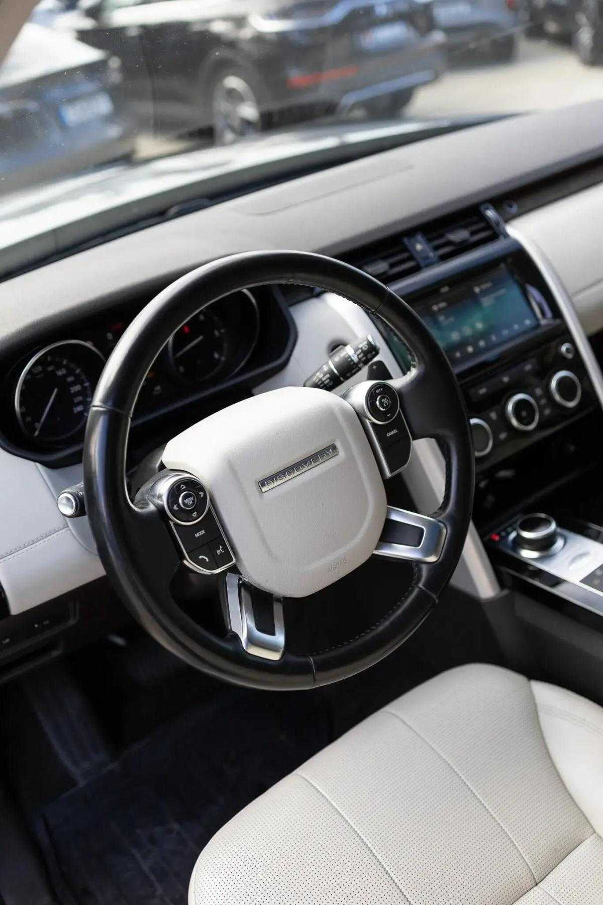 land-rover-discovery-2017-diesel-2993cc