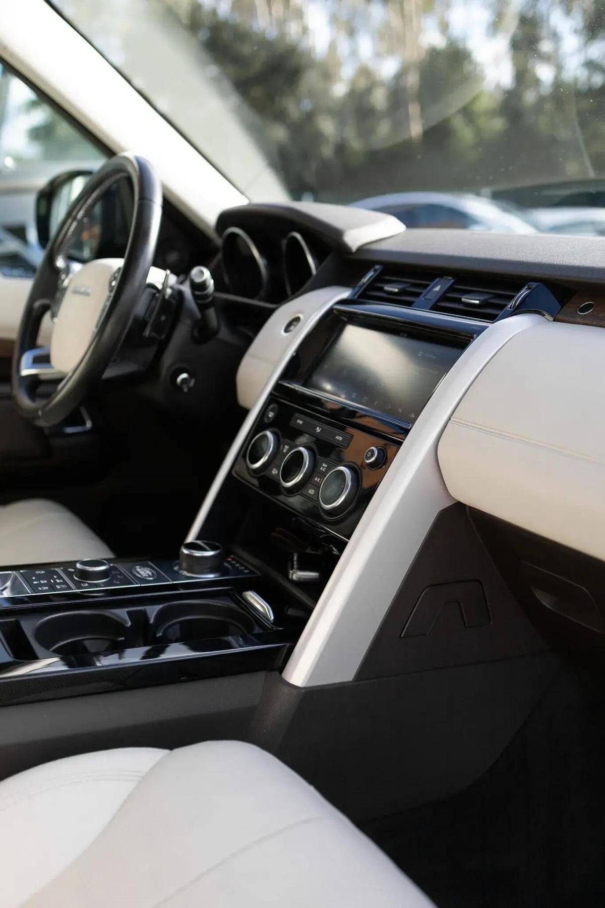 land-rover-discovery-2017-diesel-2993cc