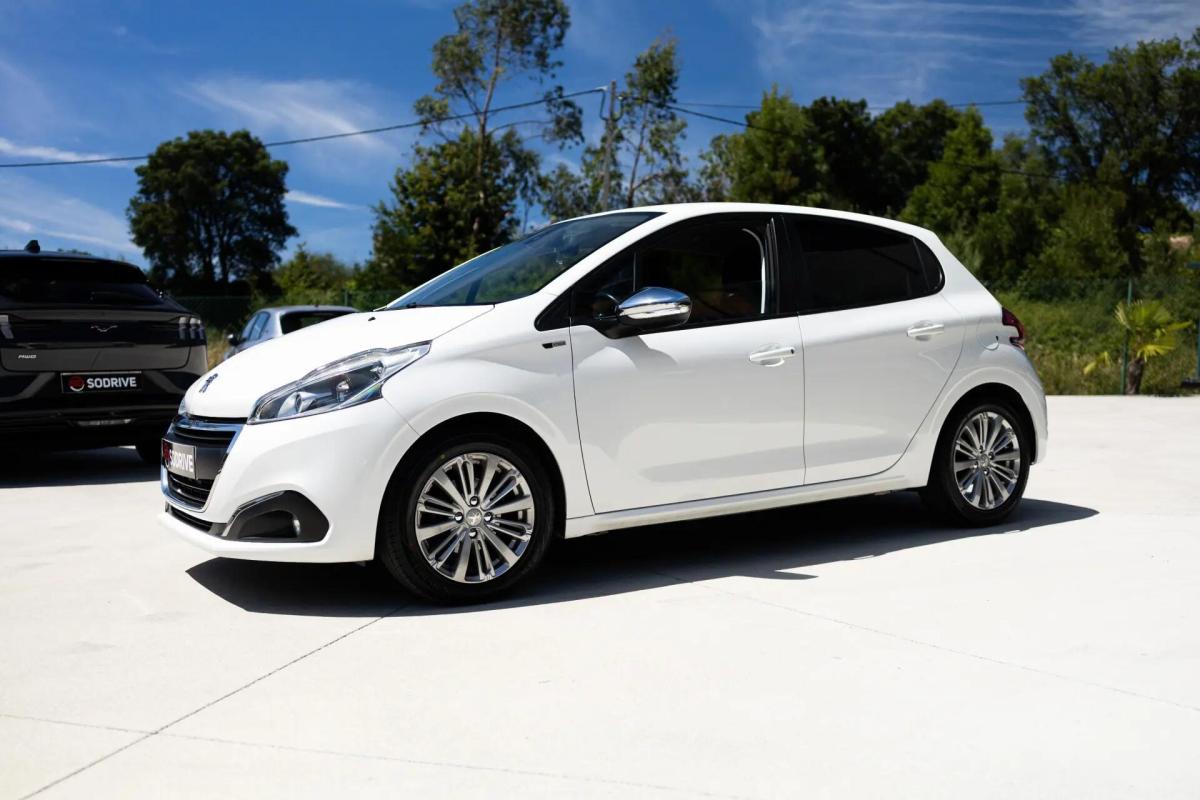 peugeot-208-2017-diesel-1560cc