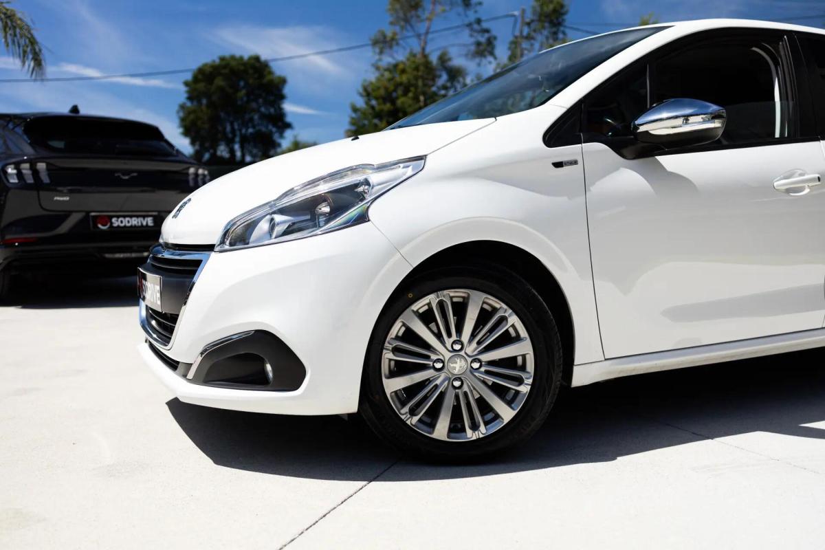 peugeot-208-2017-diesel-1560cc