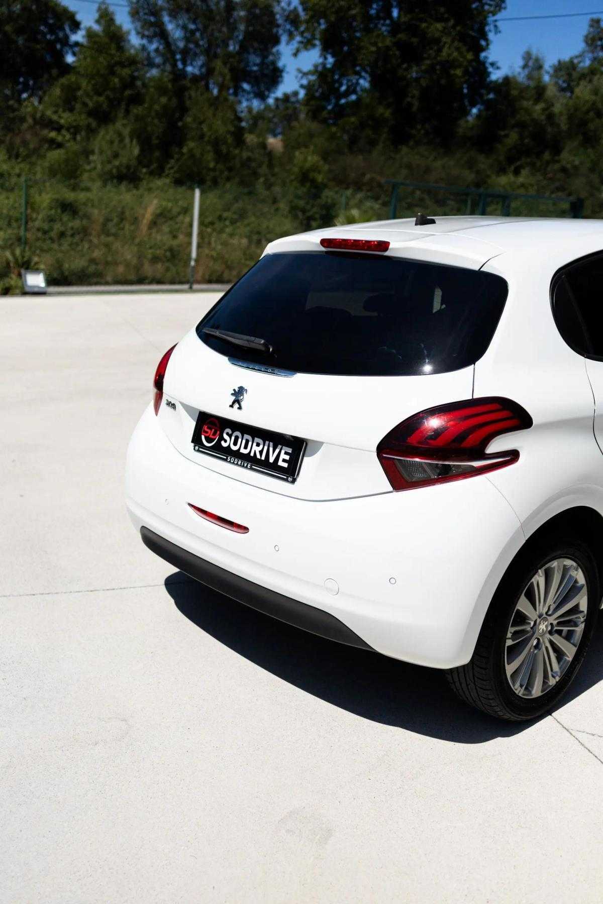 peugeot-208-2017-diesel-1560cc