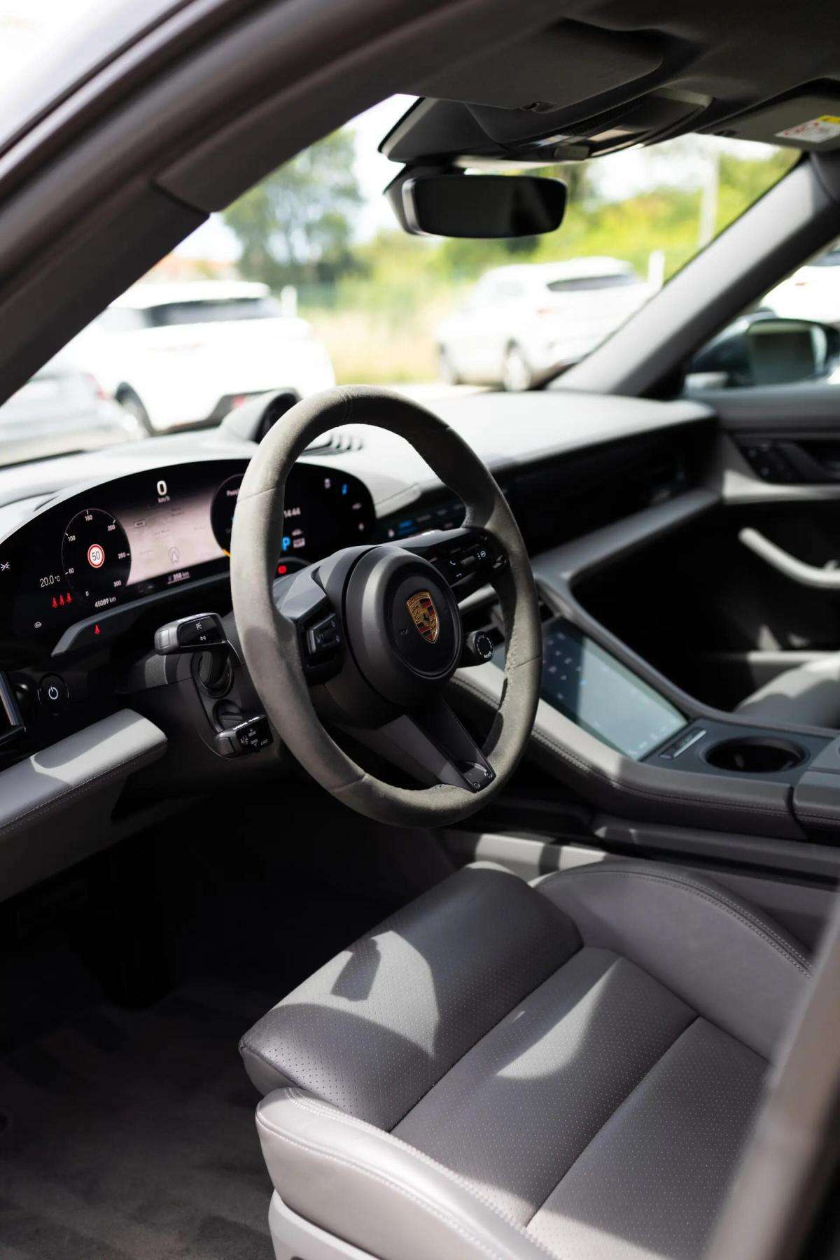 porsche-taycan-2022-eletrico-0cc