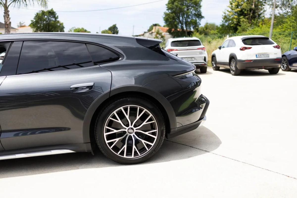 porsche-taycan-2022-eletrico-0cc