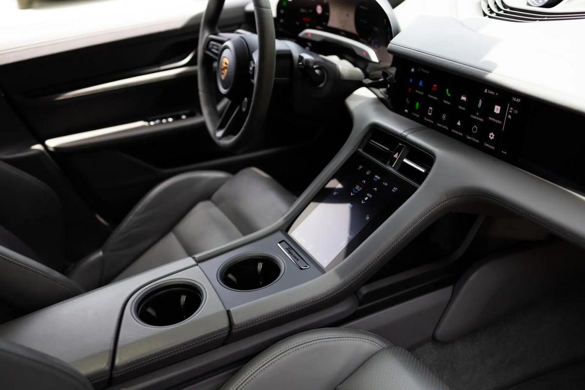 porsche-taycan-2022-eletrico-0cc