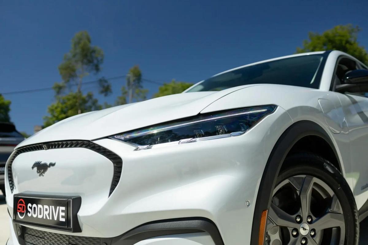 ford-mustang-mach-e-2023-eletrico-0cc