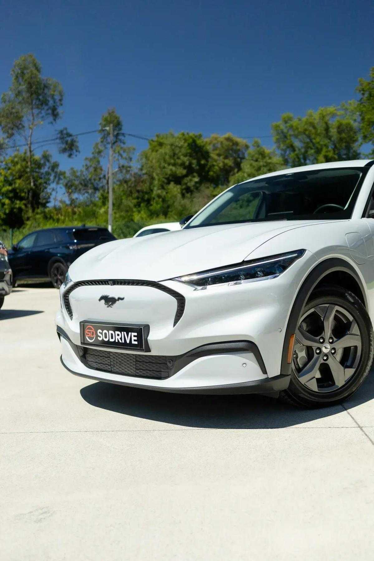 ford-mustang-mach-e-2023-eletrico-0cc
