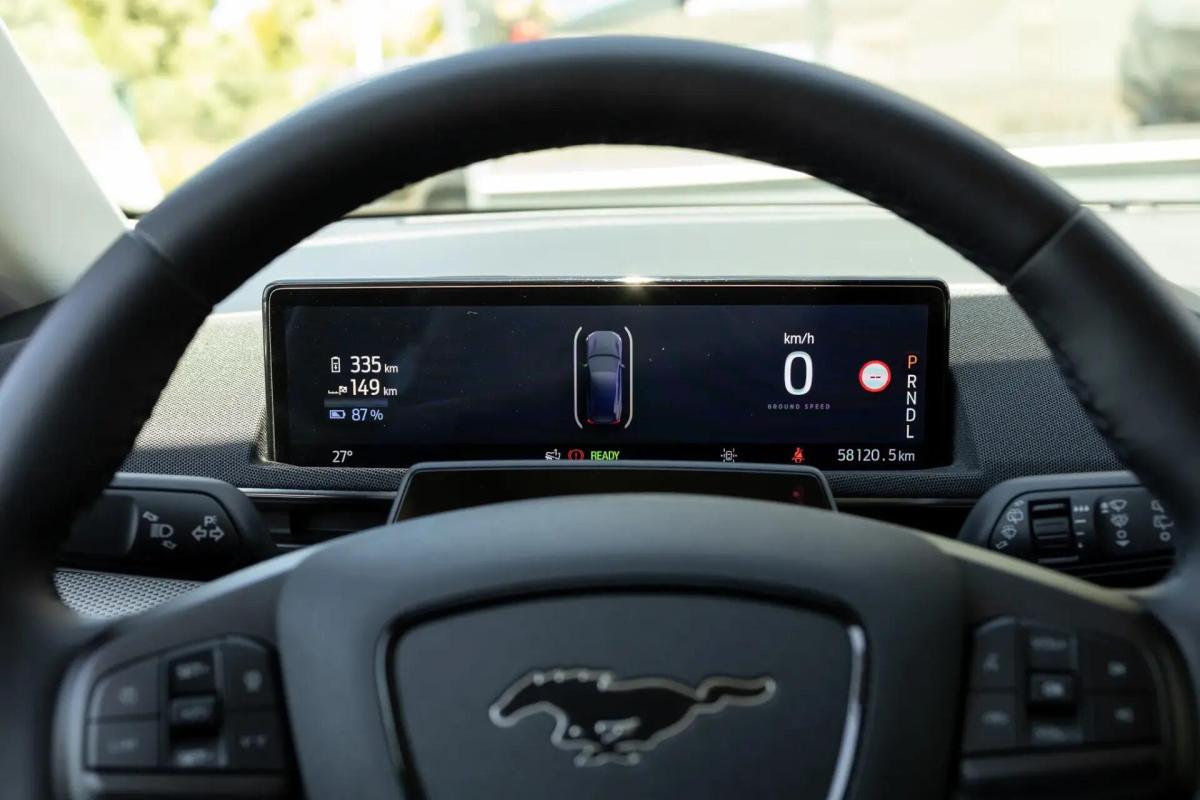 ford-mustang-mach-e-2023-eletrico-0cc