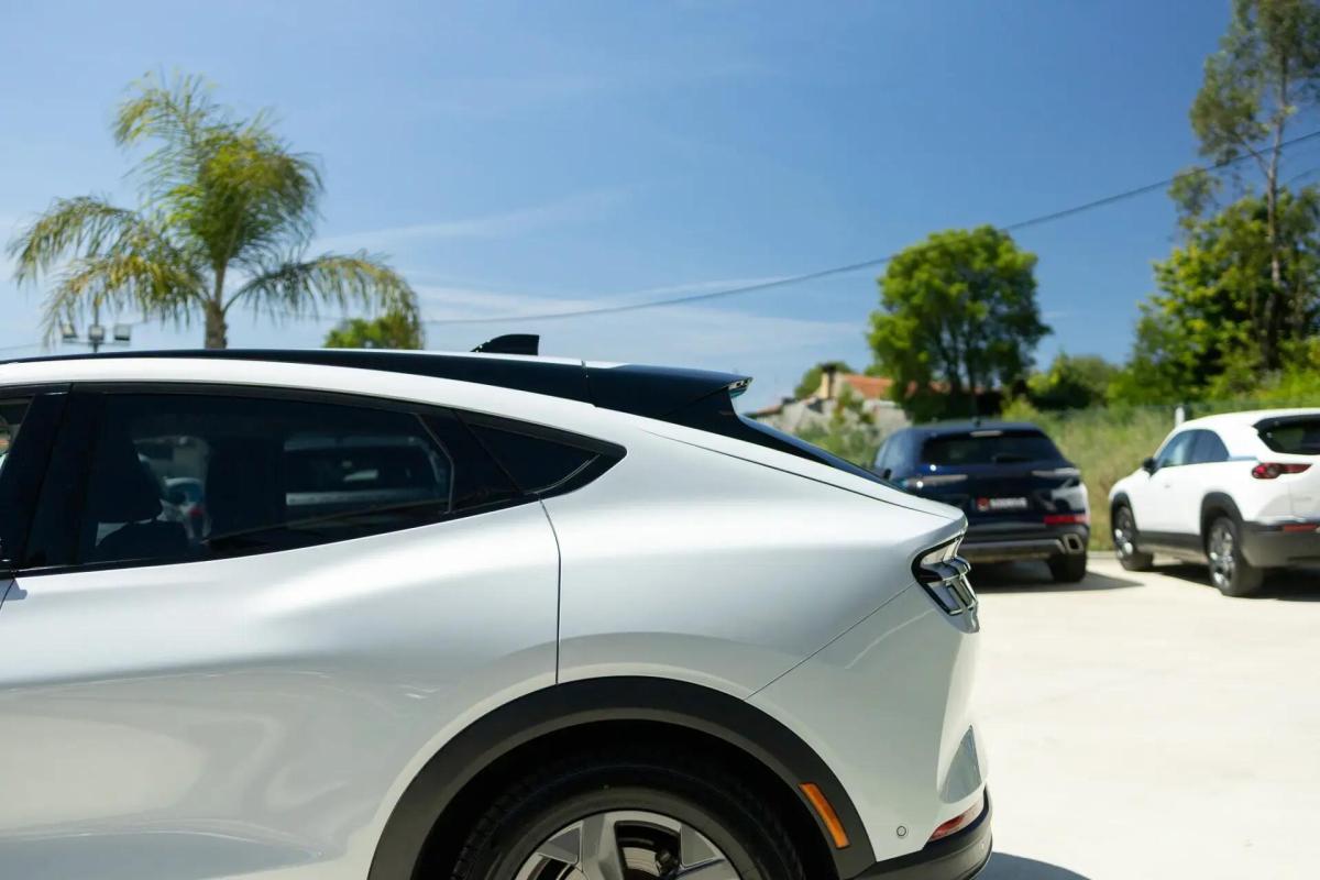 ford-mustang-mach-e-2023-eletrico-0cc