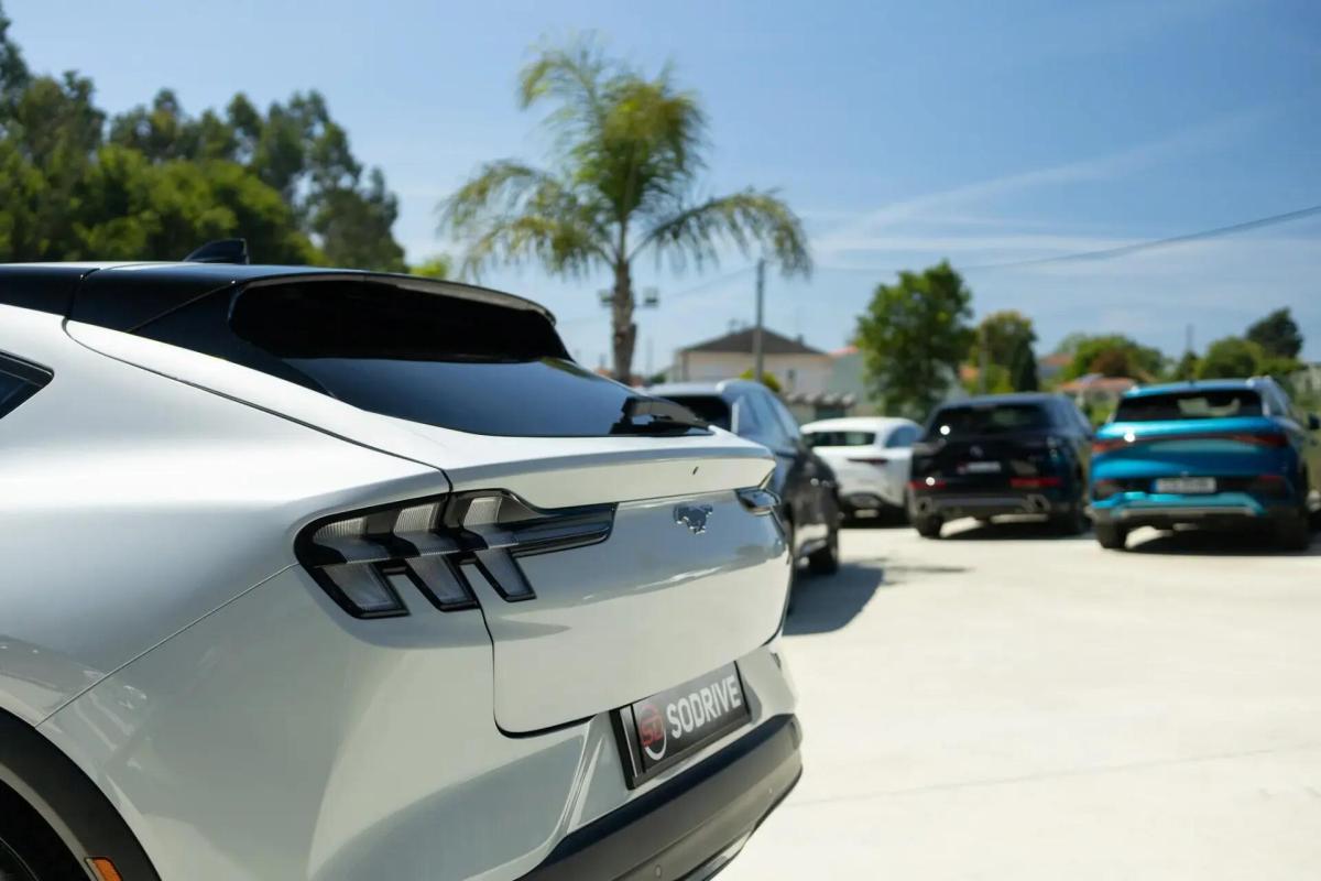ford-mustang-mach-e-2023-eletrico-0cc