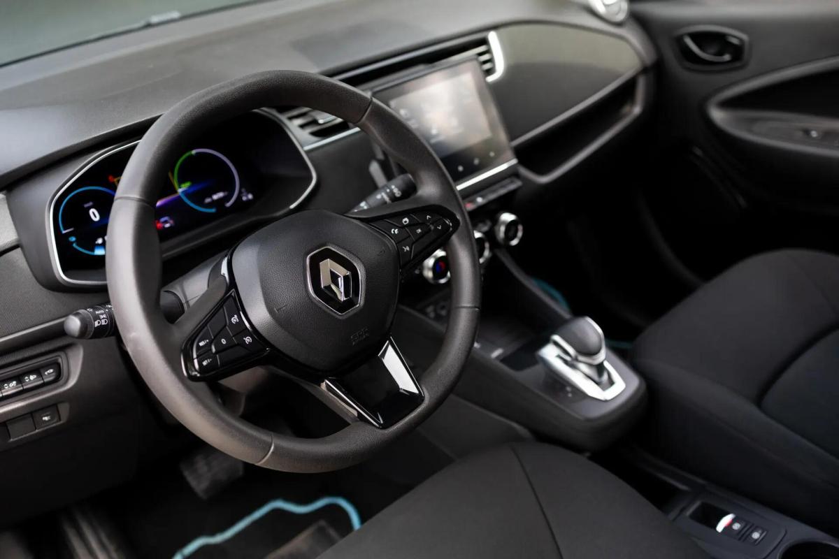 renault-zoe-2021-eletrico-0cc