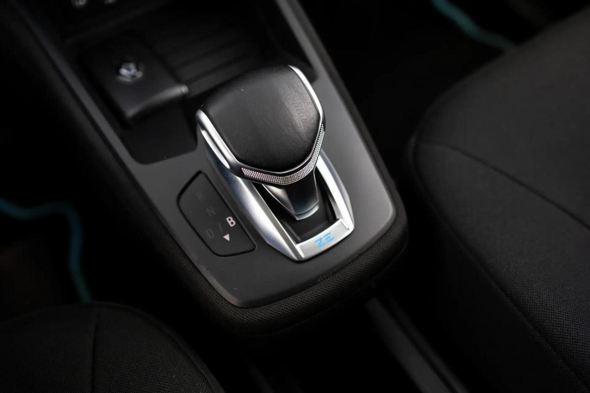 renault-zoe-2021-eletrico-0cc