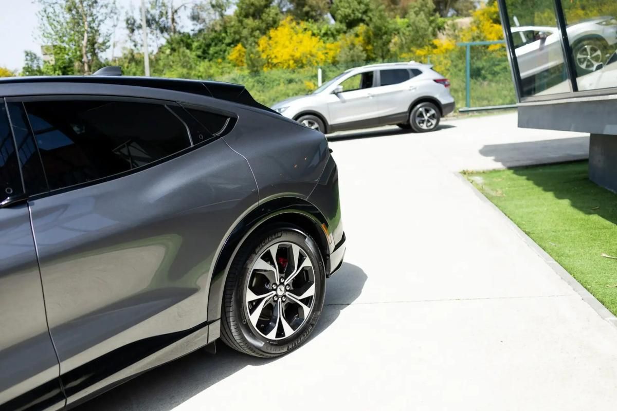 ford-mustang-mach-e-2021-eletrico-0cc