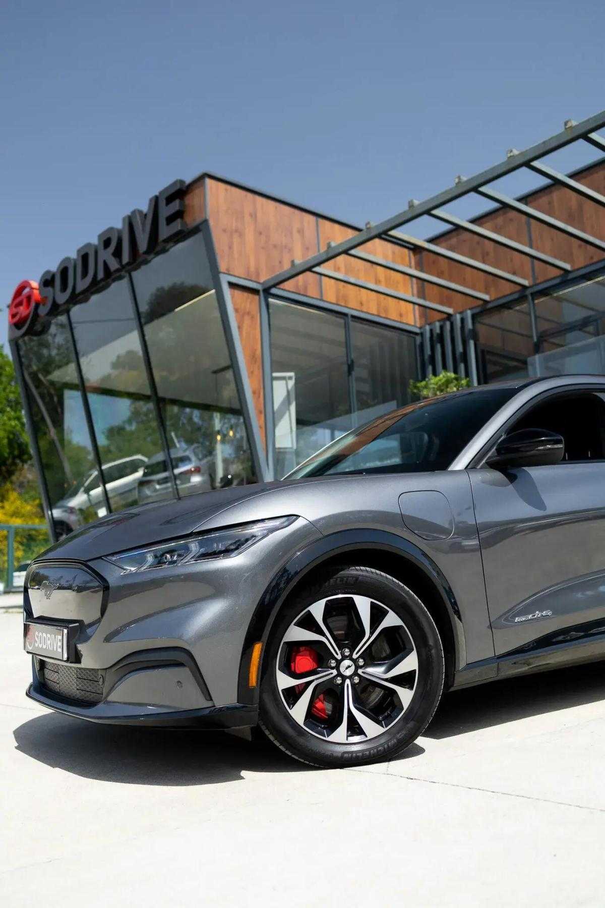 ford-mustang-mach-e-2021-eletrico-0cc