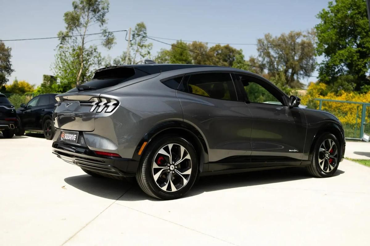 ford-mustang-mach-e-2021-eletrico-0cc