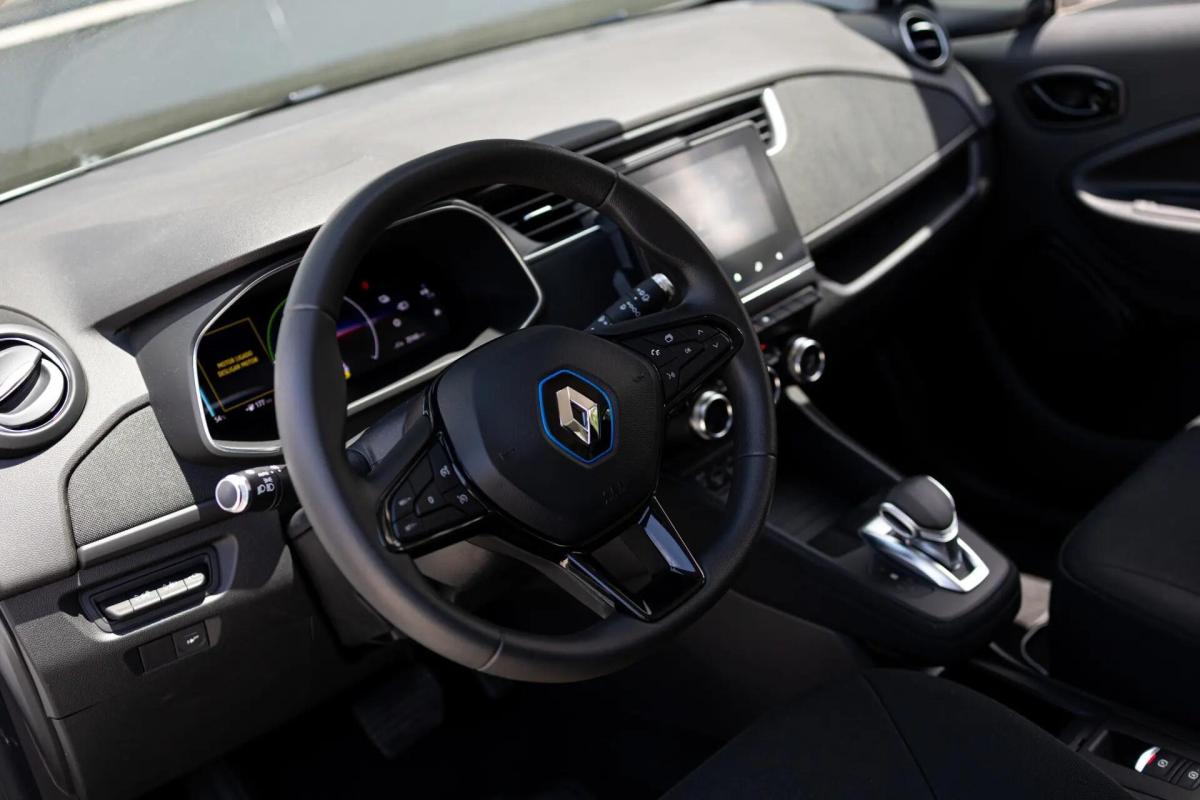 renault-zoe-2021-eletrico-0cc