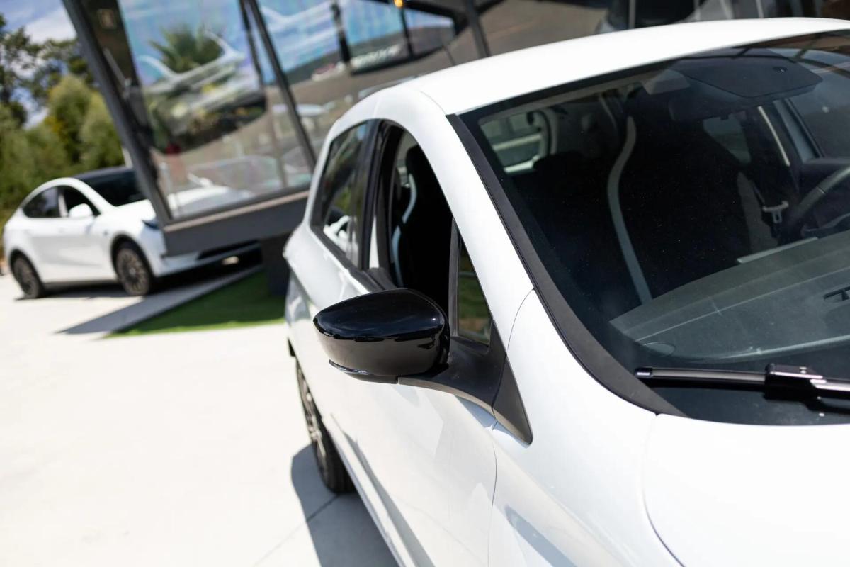 renault-zoe-2021-eletrico-0cc