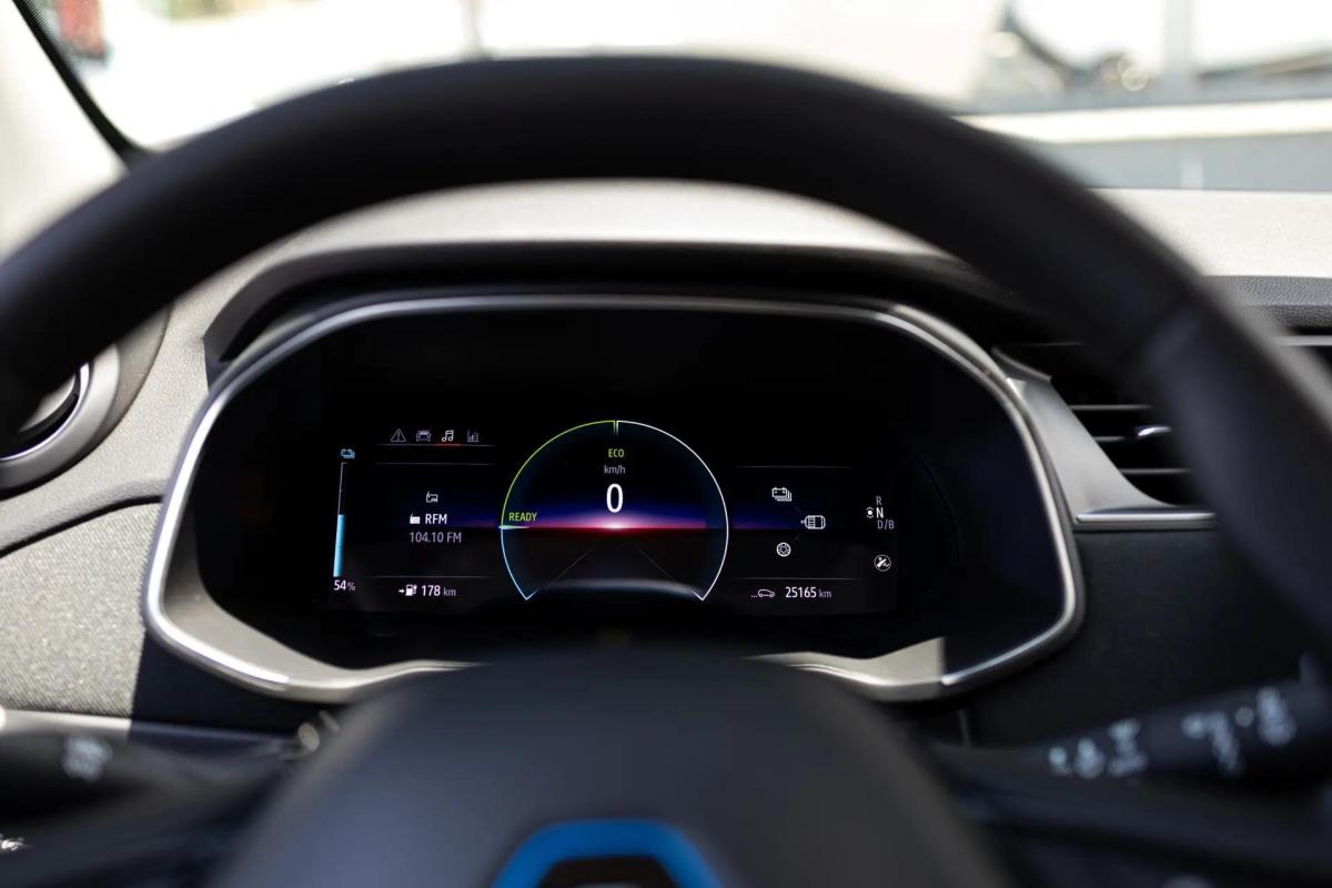 renault-zoe-2021-eletrico-0cc
