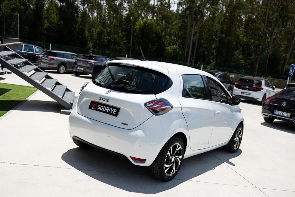 renault-zoe-2021-eletrico-0cc