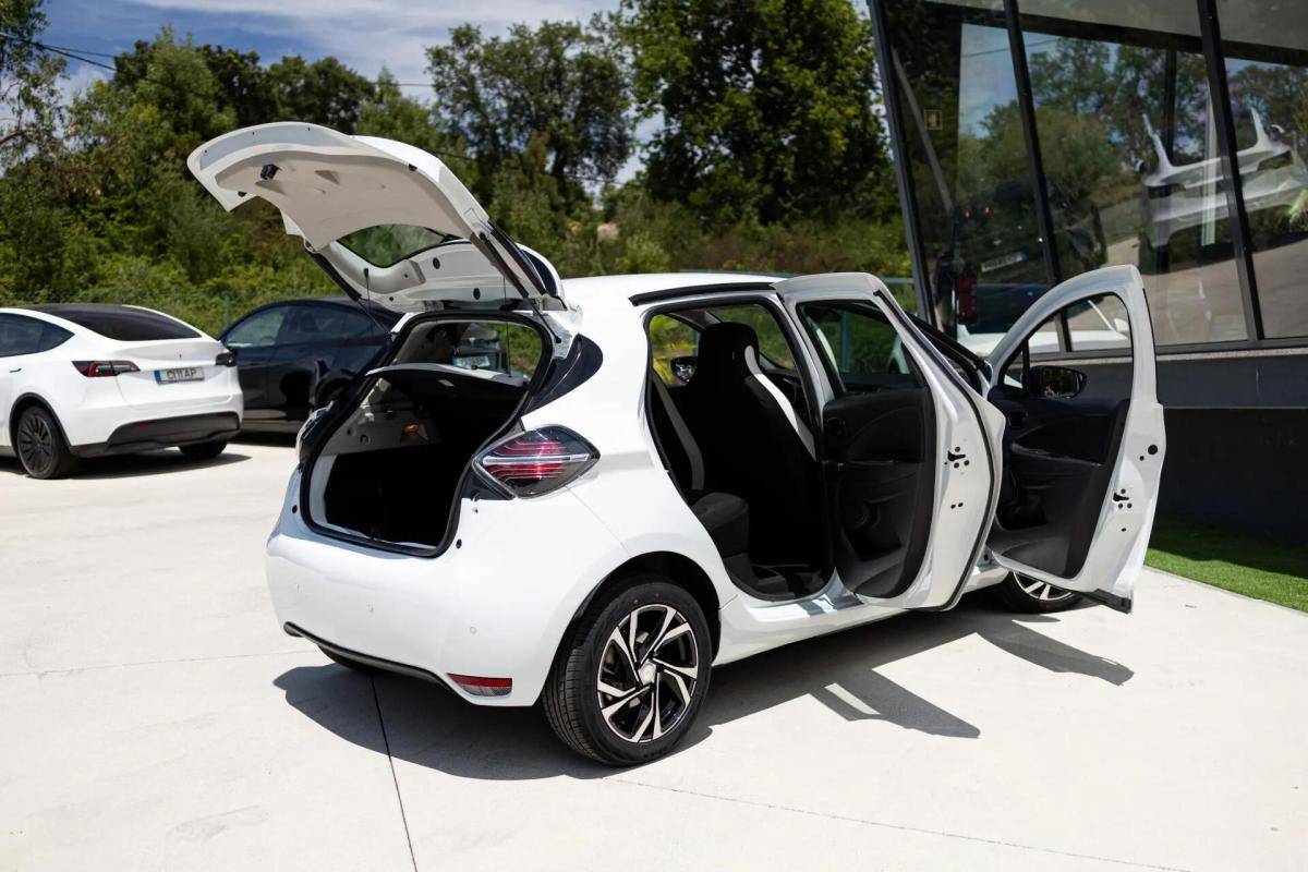 renault-zoe-2021-eletrico-0cc
