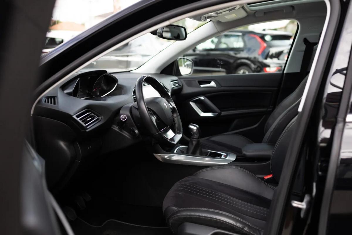 peugeot-308-sw-2015-diesel-1560cc
