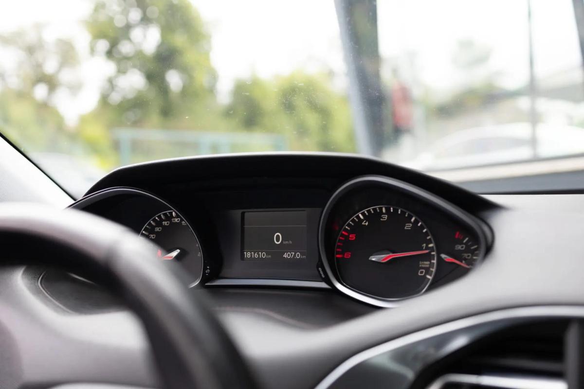 peugeot-308-sw-2015-diesel-1560cc