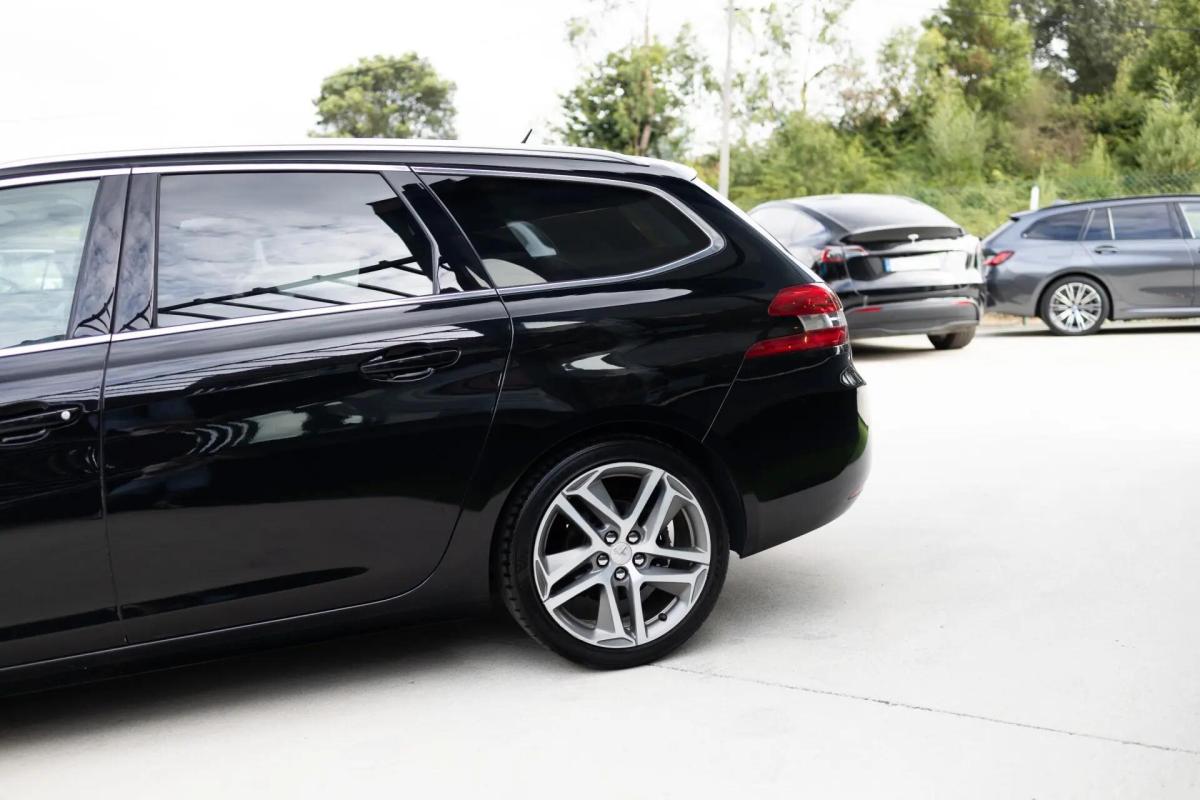 peugeot-308-sw-2015-diesel-1560cc