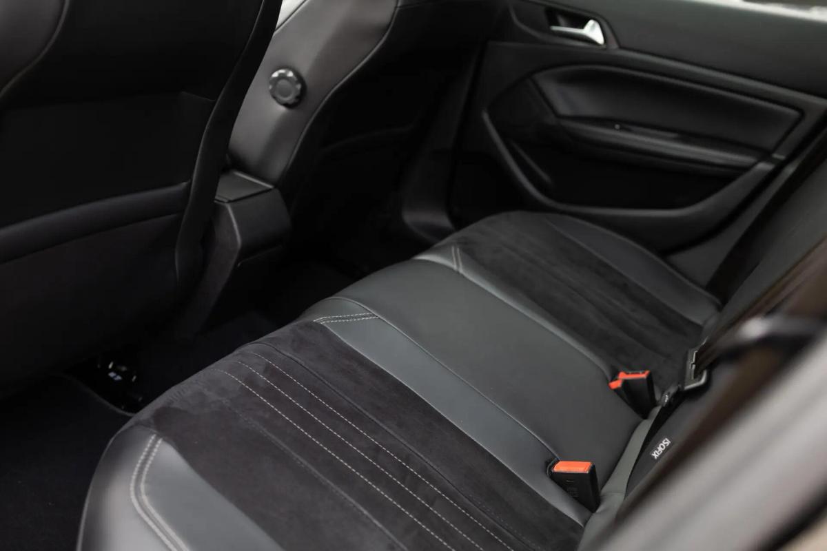 peugeot-308-sw-2015-diesel-1560cc