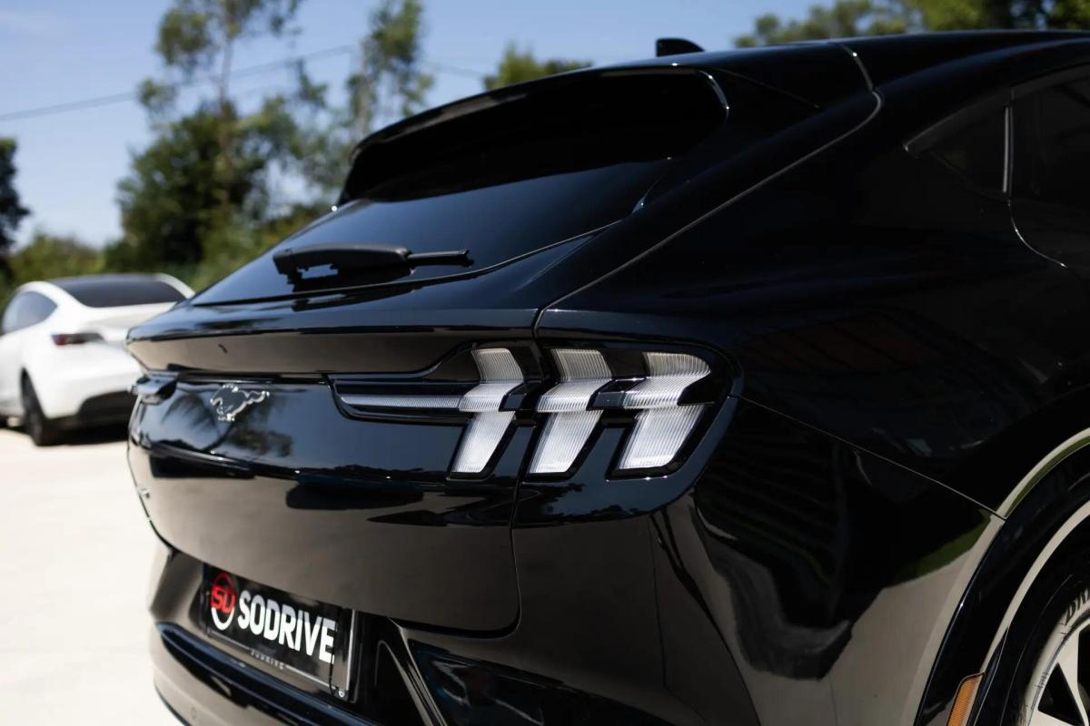 ford-mustang-mach-e-2022-eletrico-0cc