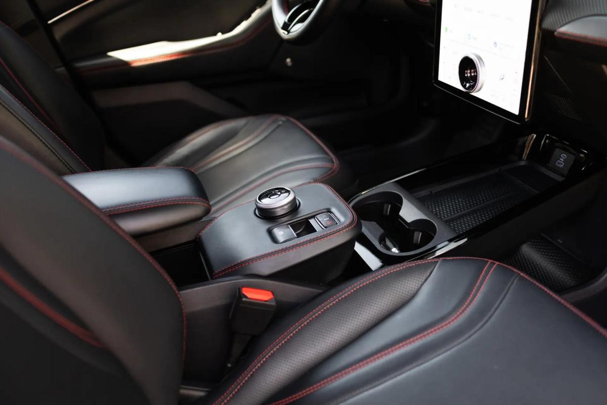 ford-mustang-mach-e-2022-eletrico-0cc