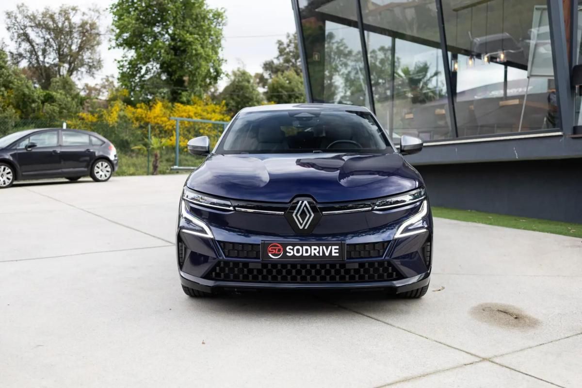 renault-megane-e-tech-2022-eletrico-0cc