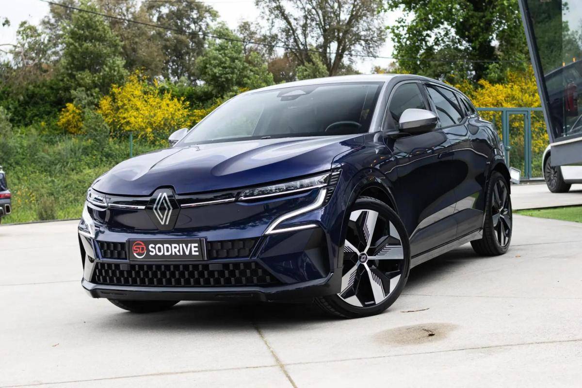 renault-megane-e-tech-2022-eletrico-0cc