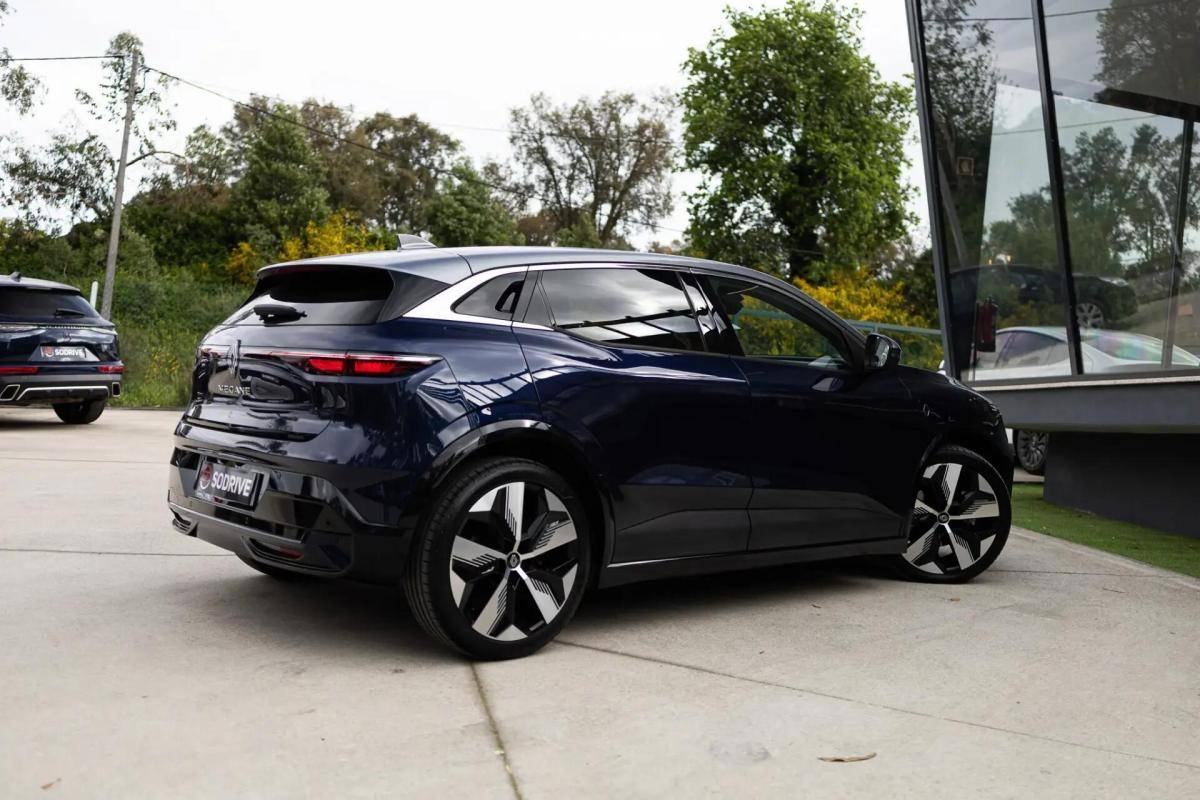 renault-megane-e-tech-2022-eletrico-0cc