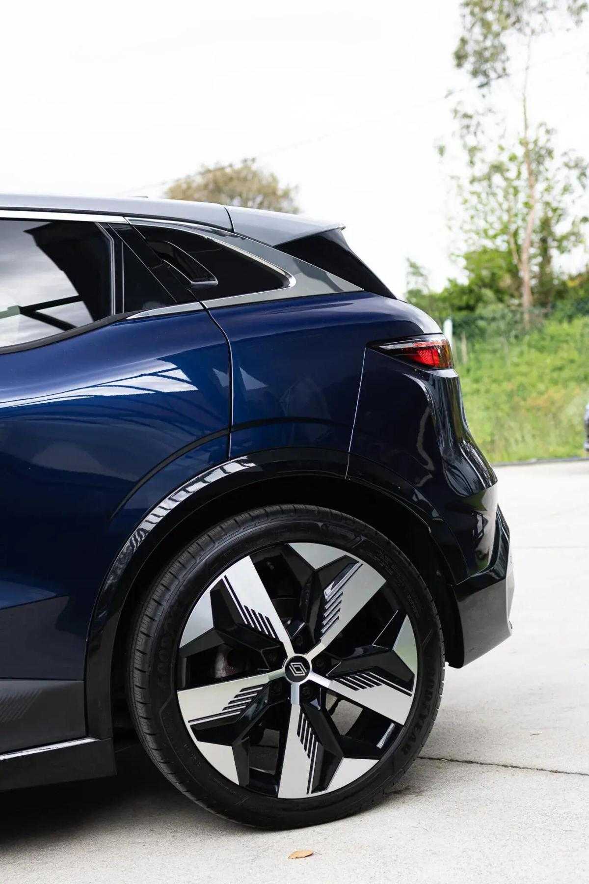 renault-megane-e-tech-2022-eletrico-0cc