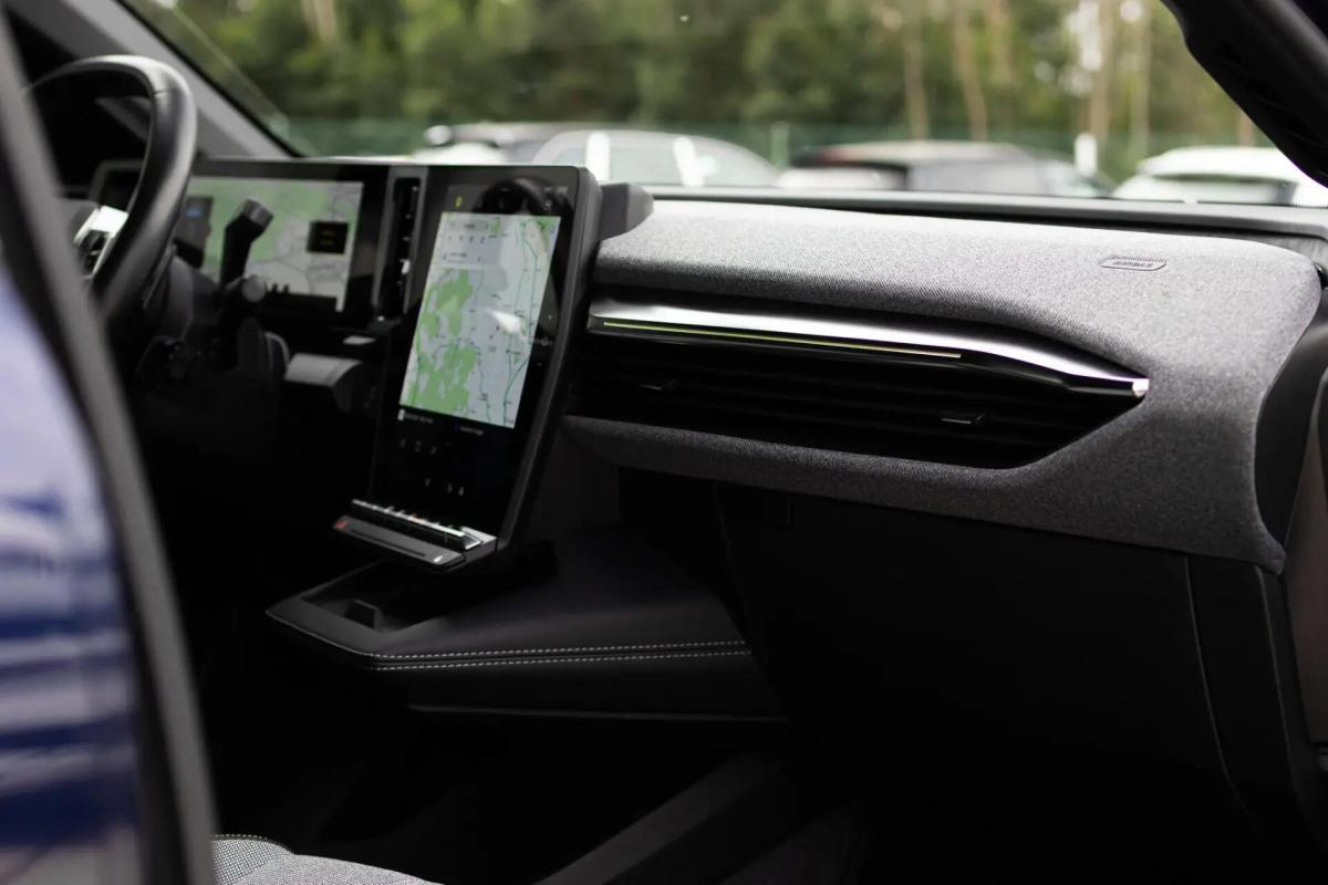 renault-megane-e-tech-2022-eletrico-0cc